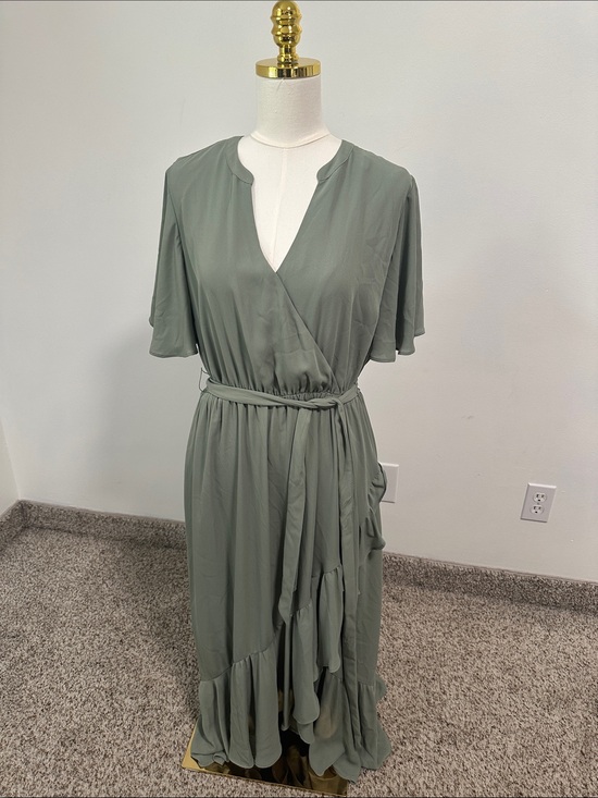 Investments Dresses & Skirts - 🍊 NWT Investments Wrap Style Dress